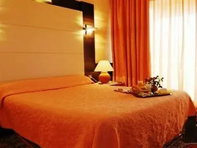 The Originals City, Galaxie, Aeroport 3* Сен-Лоран-дю-Вар